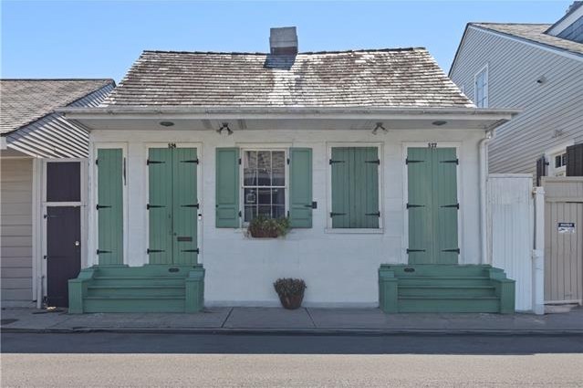 522-24 Burgundy St