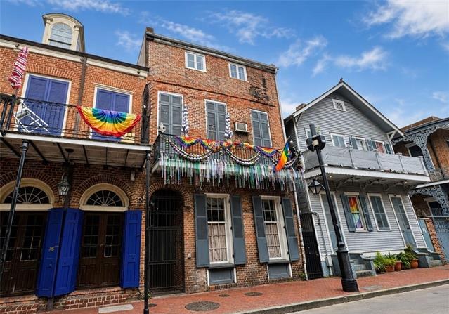 807 Bourbon St