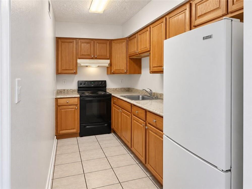 209 Helen St photo 7