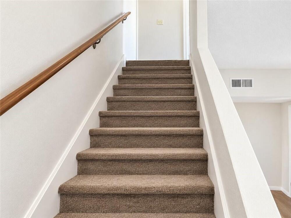 209 Helen St photo 8